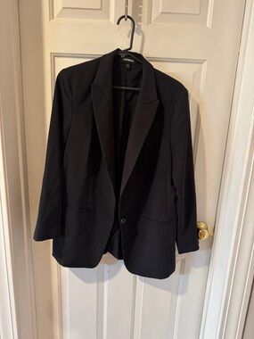 Express Men's Black Single-Button Blazer with Notch Lapels